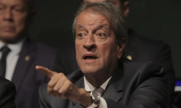 Valdemar, sobre manifestantes de 8 de janeiro: ‘Pés de chinelo’