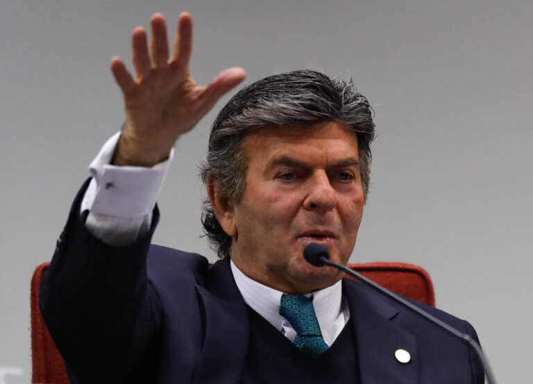 Voto de Fux repercute fora do Brasil e destaca ruptura da Corte