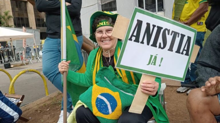 Protestos de apoiadores de Bolsonaro repercutem internacionalmente antes de julgamento no STF
