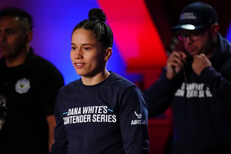 Carol Foro projeta começo no UFC e revela “duelo dos sonhos”