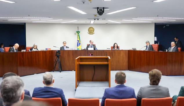 STF encerra sessão do julgamento de Bolsonaro