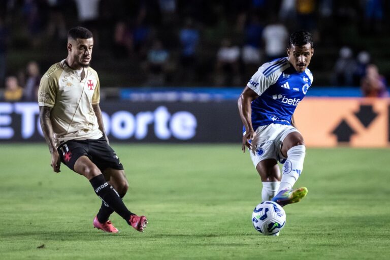 Vasco e Cruzeiro se enfrentam em duelo de opostos