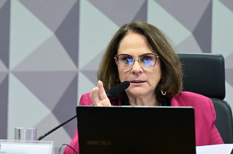 Damares pede bloqueio de bens de acusados