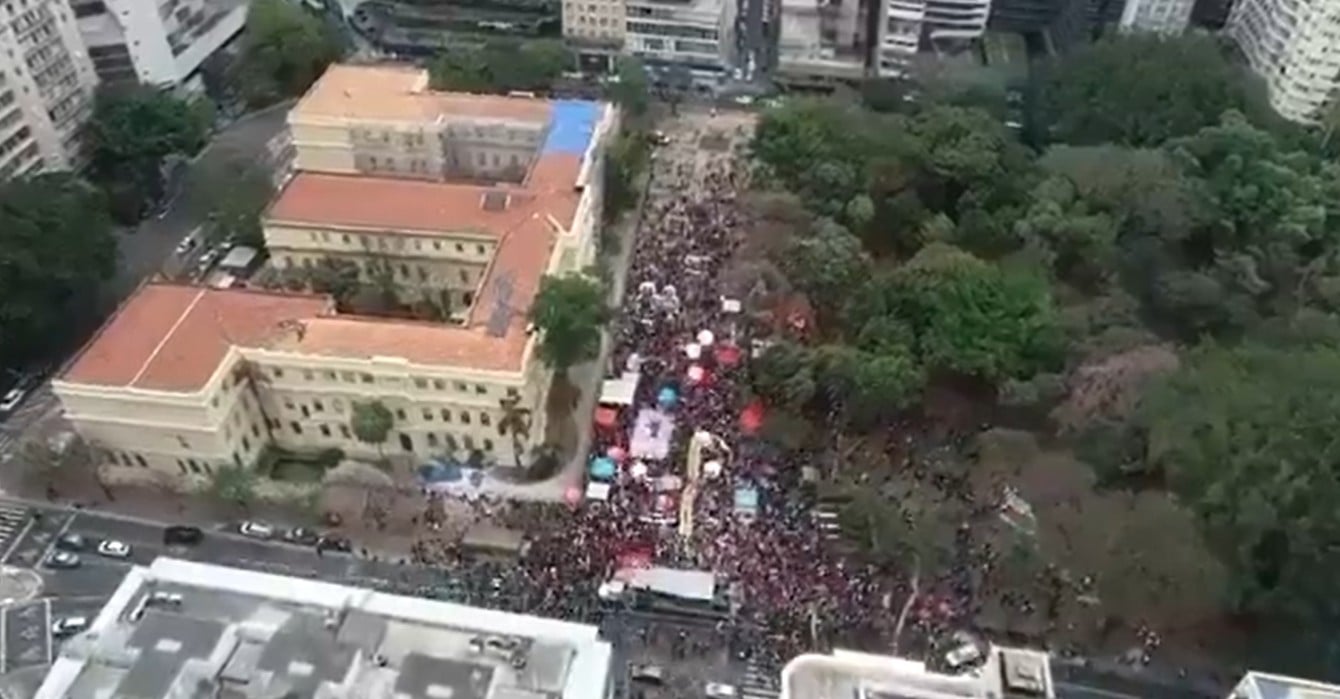 esquerda e boulos na praça da república