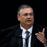 Dino acompanha Moraes e vota pela condenação de Bolsonaro