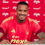 Nottingham Forest anuncia a contratação do goleiro John, ex-Botafogo