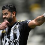 Hulk está há um ano sem fazer gol com bola rolando no Brasileirão
