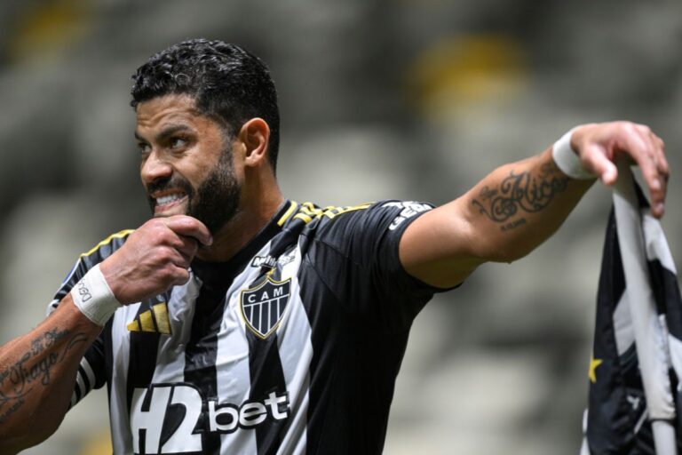 Hulk está há um ano sem fazer gol com bola rolando no Brasileirão