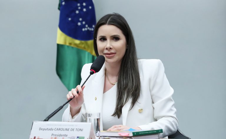 Deputada pede audiência sobre violência política em universidades