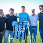 Grêmio anuncia renovação do zagueiro Kanneman; veja tempo de contrato