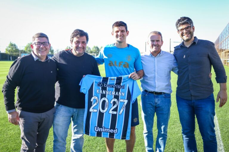 Grêmio anuncia renovação do zagueiro Kanneman; veja tempo de contrato