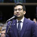 Kataguiri defende cortar benefícios de famílias de alunos violentos