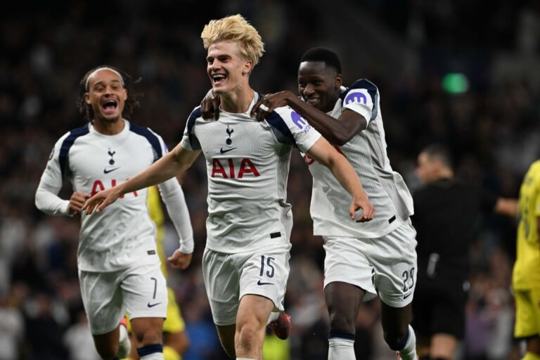 Com gol contra, Tottenham vence Villareal na estreia da Champions