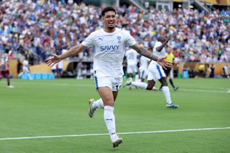 Marcos Leonardo deve ser inscrito na Champions e frustrar São Paulo