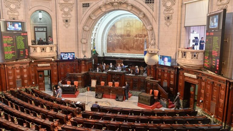 Alerj aprova ‘gratificação faroeste’ para policiais civis