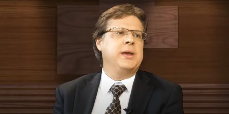 Áudio revela manobra de auxiliar de Moraes para obter relatórios fora do processo legal
