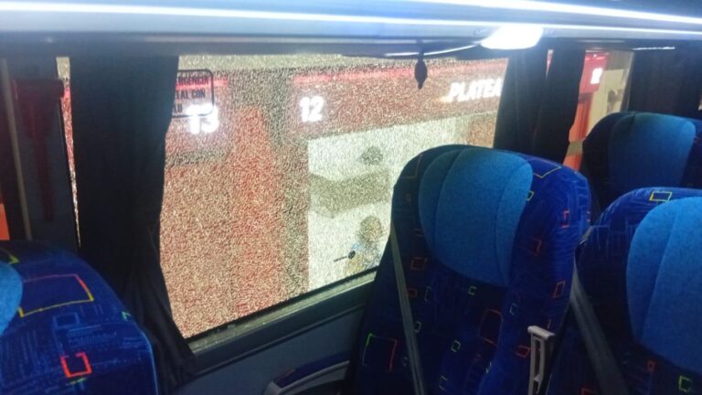 Ônibus do Flamengo é apedrejado antes de jogo pela Libertadores