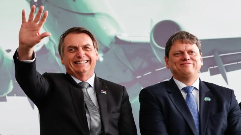 Moraes permite visita de Tarcísio a Bolsonaro
