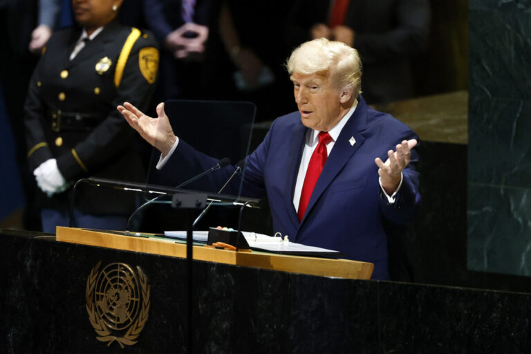 ONU explica falha em escada rolante usada por Trump e Melania