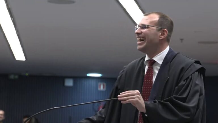 No STF, advogado se declara para a sogra: ‘Amor profundo’