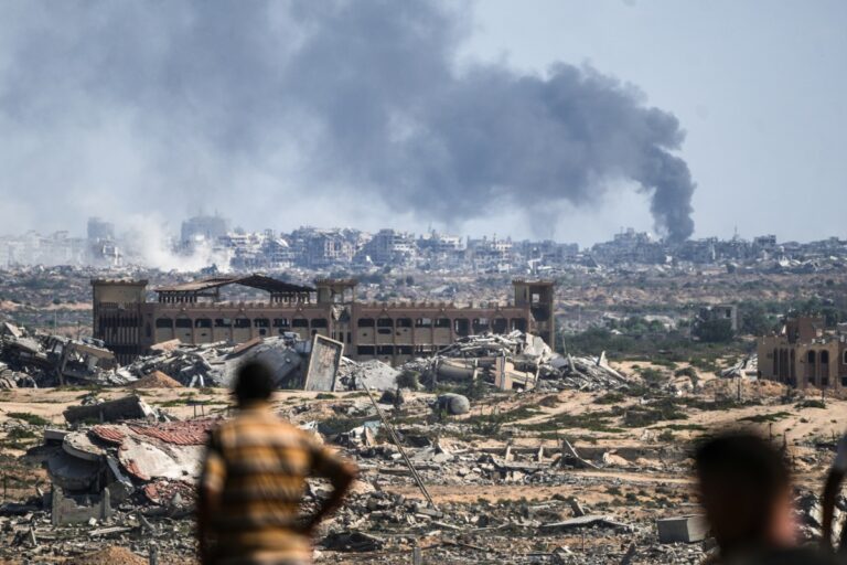 Expectativa sobre reféns marca 3º dia de trégua entre Israel e Hamas