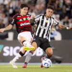 Diante do Botafogo, Pedro completa 300 jogos com a camisa do Flamengo