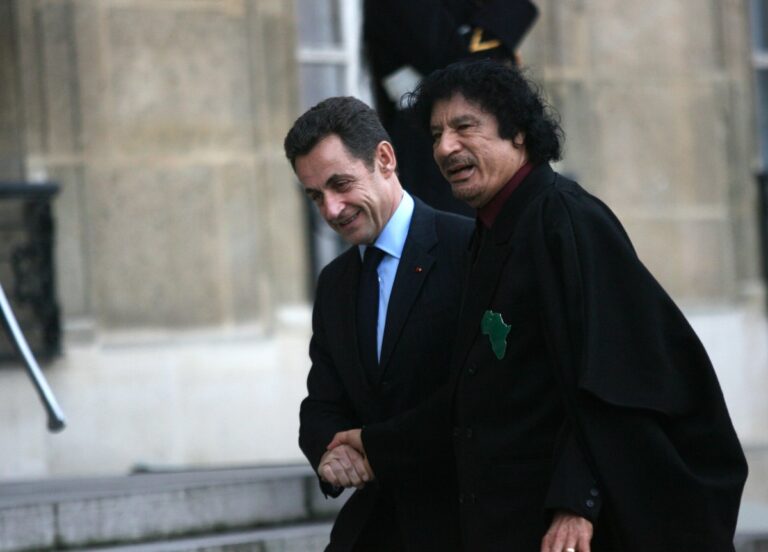 Condenado a 5 anos, ex-presidente francês Sarkozy será preso dia 21/10