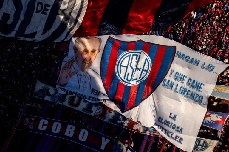 Clube campeão da Libertadores tem 4 dias para evitar falência. Entenda