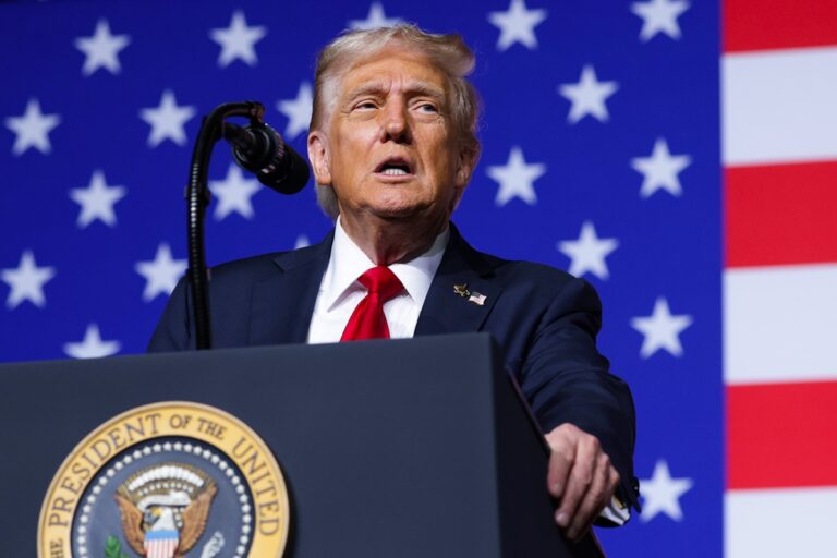 Trump afirma estar negociando acordo de US$ 500 milhões com Harvard
