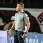 Jair Ventura provoca Bahia após vitória em Ba-Vi: “Clássico se vence”