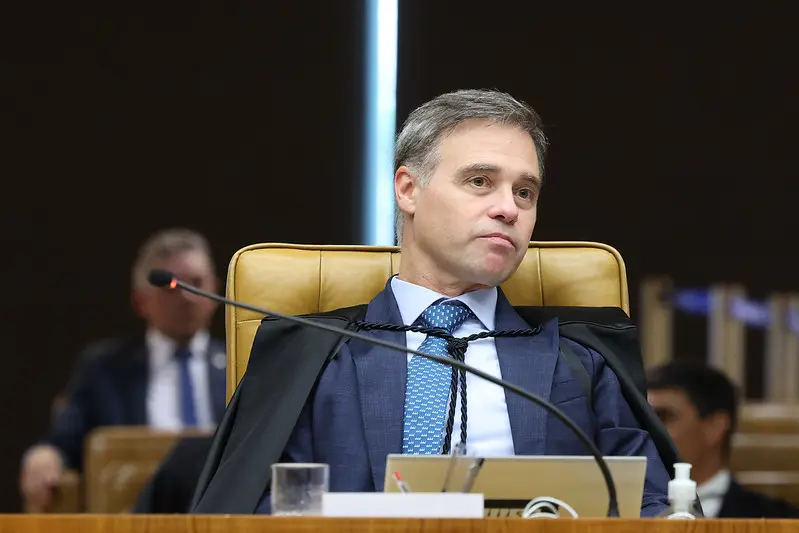 Mendonça determina prisão de Vorcaro e ignora pedido da PGR: tensão política no Judiciário