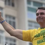PF investiga possível fuga de Flávio Bolsonaro pela Argentina após derrota para Lula; aliados negam saída do Brasil