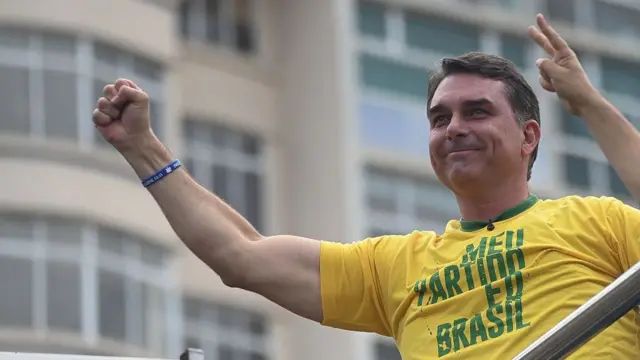 fuga de Flávio Bolsonaro pela Argentina após derrota para Lula