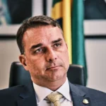 Flávio Bolsonaro teve zero votos em 106 urnas, enquanto Lula recebeu quase 15 mil, aponta levantamento